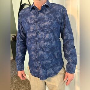 Bugathci Men’s button down shirt
